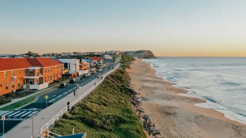 Housing in Merewether right next to the beach 